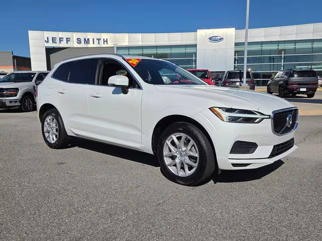2020 Volvo XC60 Momentum AWD photo