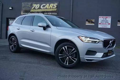 2020 Volvo XC60 Momentum AWD photo