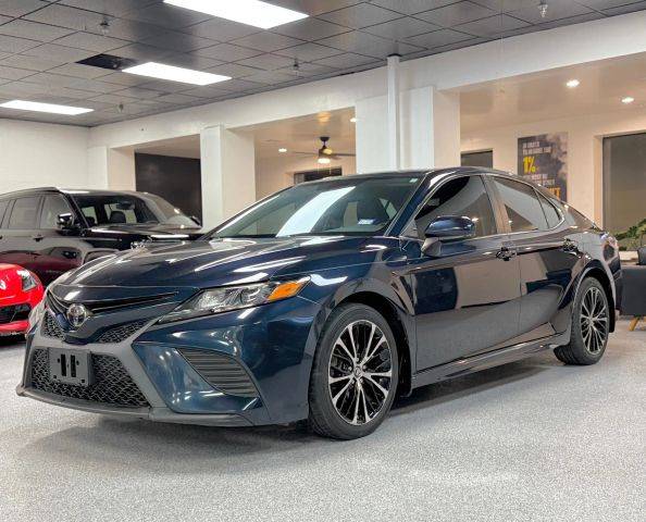 2019 Toyota Camry SE FWD photo