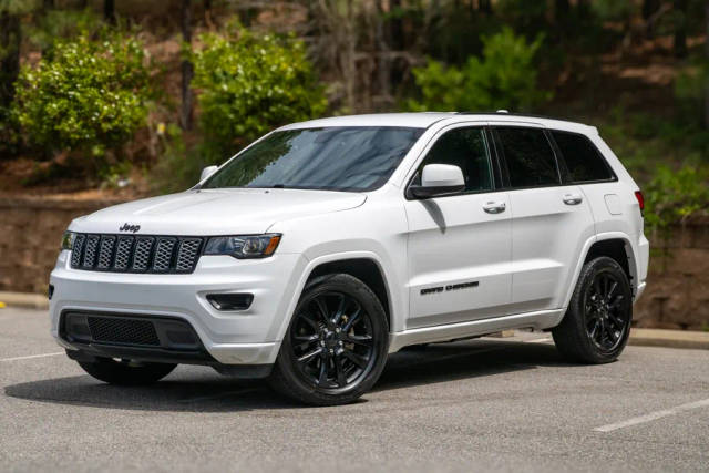 2020 Jeep Grand Cherokee Altitude RWD photo