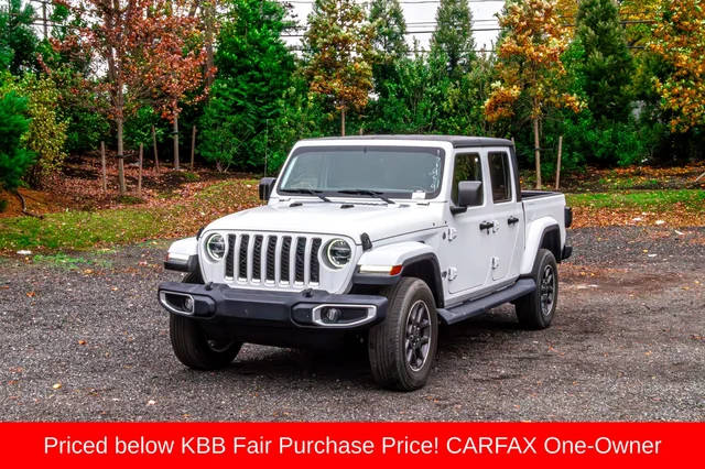 2020 Jeep Gladiator Overland 4WD photo