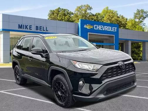 2019 Toyota RAV4 XLE FWD photo