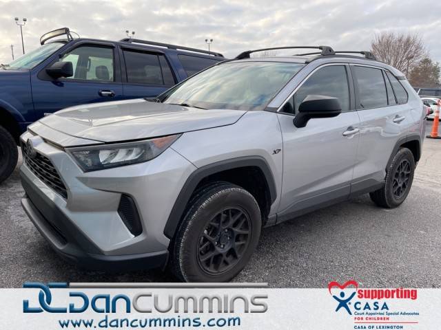 2019 Toyota RAV4 LE FWD photo