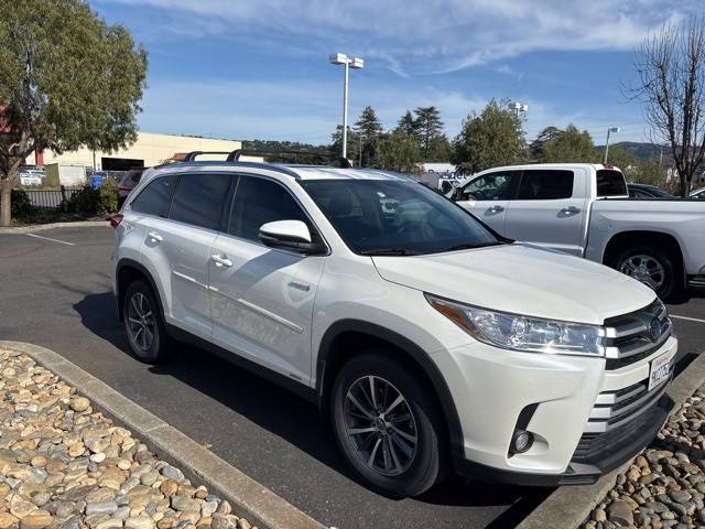 2019 Toyota Highlander Hybrid XLE AWD photo