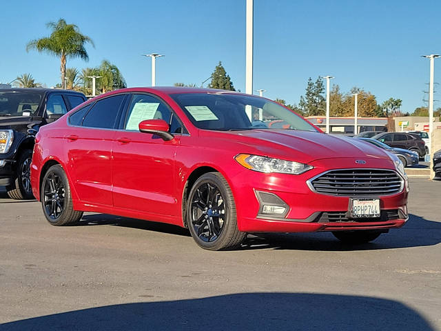 2020 Ford Fusion SE FWD photo