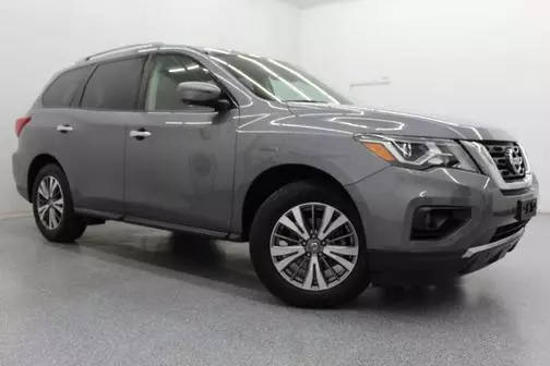 2019 Nissan Pathfinder SL FWD photo