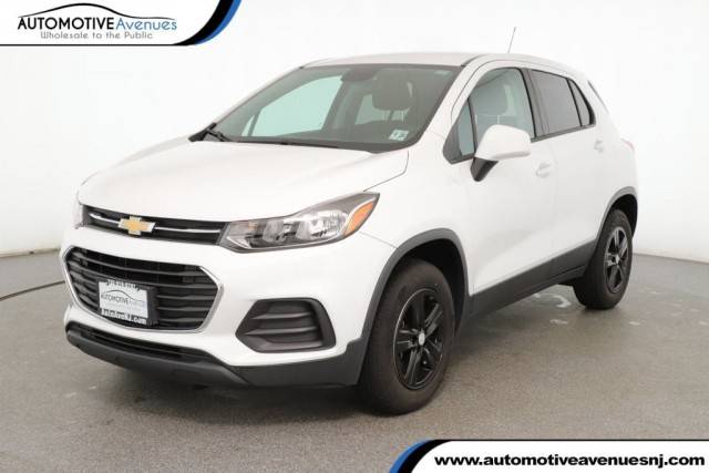 2020 Chevrolet Trax LS AWD photo