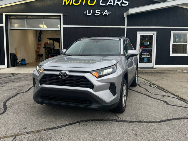 2019 Toyota RAV4 LE FWD photo