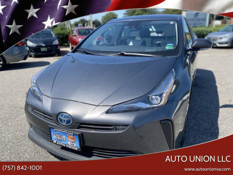 2019 Toyota Prius XLE FWD photo