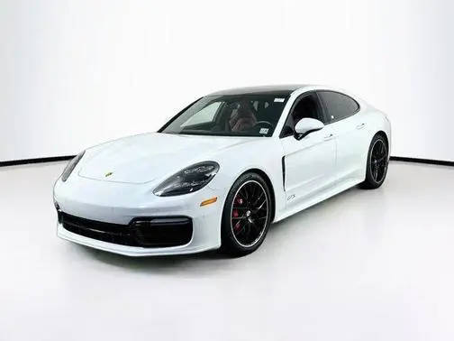 2020 Porsche Panamera GTS AWD photo