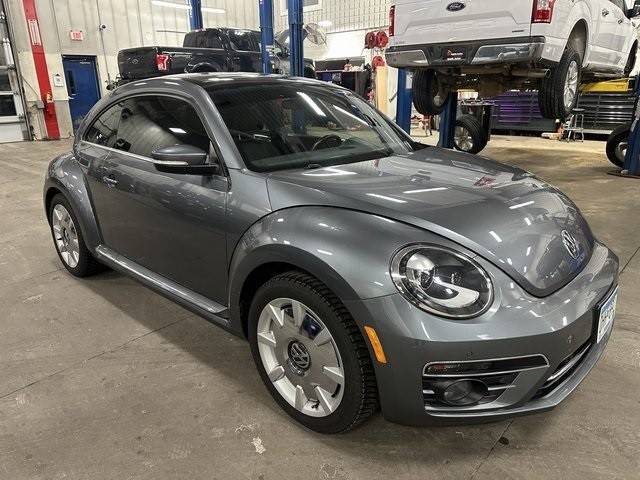 2019 Volkswagen Beetle SE FWD photo