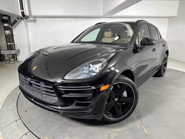 2020 Porsche Macan Turbo AWD photo