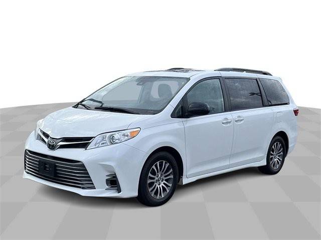 2020 Toyota Sienna XLE Premium FWD photo