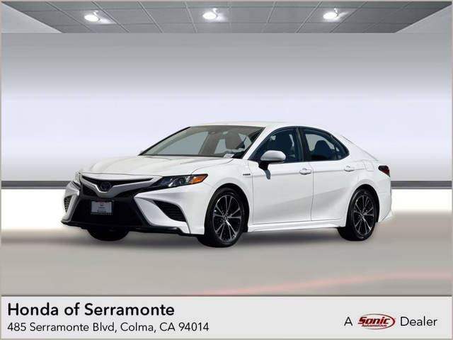 2019 Toyota Camry Hybrid SE FWD photo