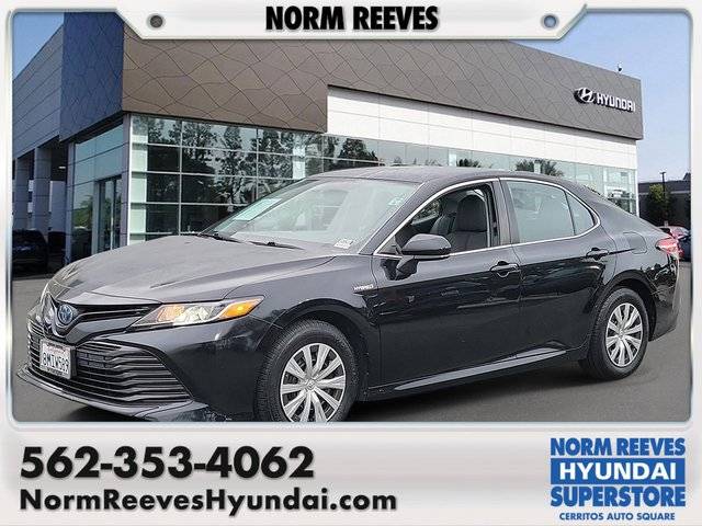 2019 Toyota Camry Hybrid LE FWD photo