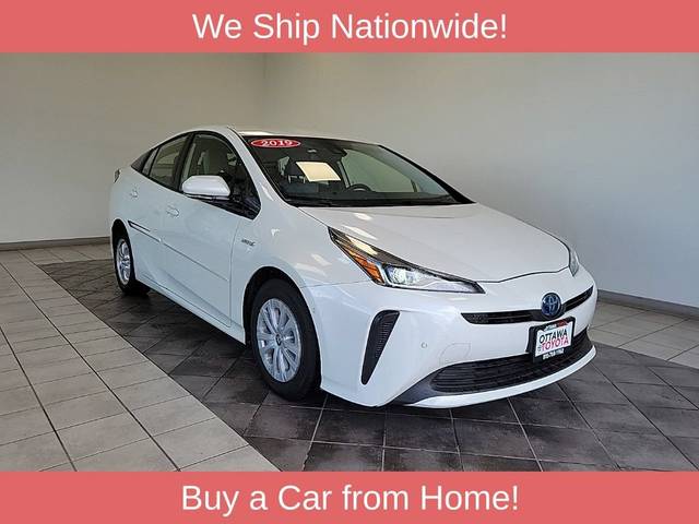 2019 Toyota Prius LE FWD photo
