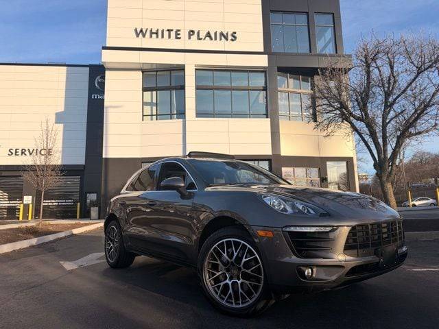 2016 Porsche Macan S AWD photo