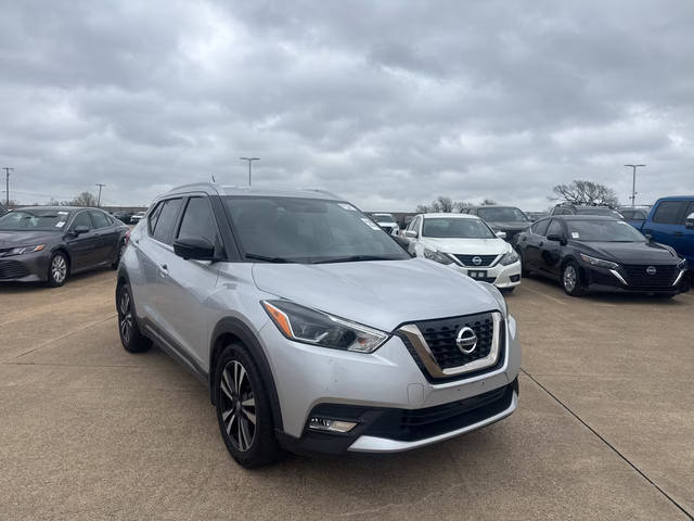 2019 Nissan Kicks SR FWD photo