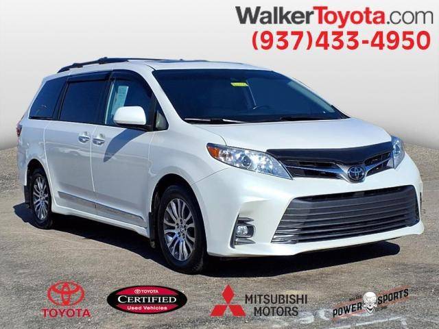 2020 Toyota Sienna XLE FWD photo