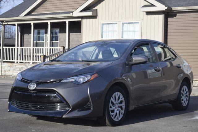2018 Toyota Corolla LE FWD photo