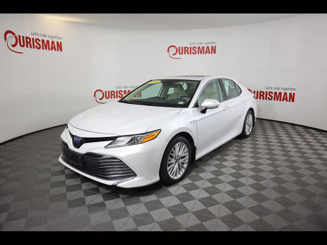 2019 Toyota Camry Hybrid XLE FWD photo