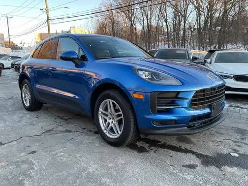 2019 Porsche Macan  AWD photo