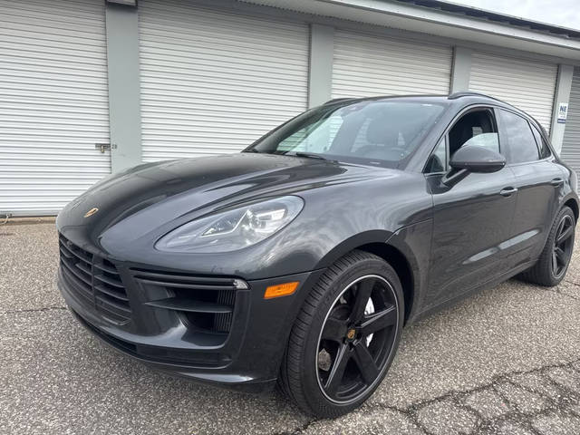 2020 Porsche Macan Turbo AWD photo