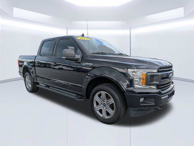 2019 Ford F-150 XLT 4WD photo