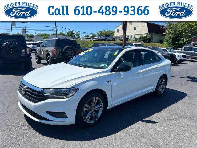 2019 Volkswagen Jetta R-Line FWD photo