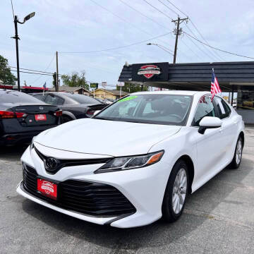 2019 Toyota Camry LE FWD photo