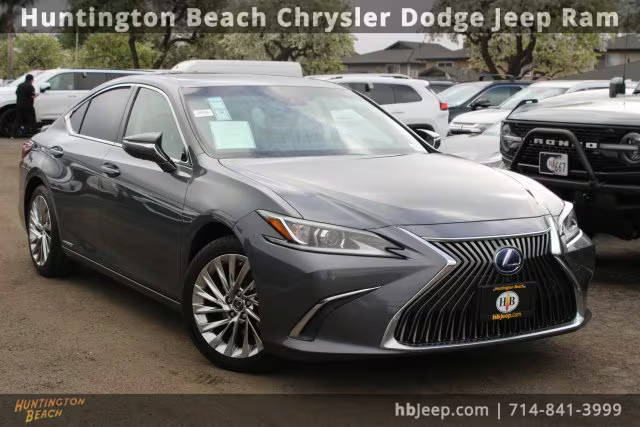 2019 Lexus ES ES 300h Luxury FWD photo