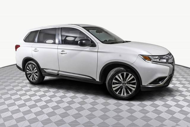 2020 Mitsubishi Outlander ES FWD photo