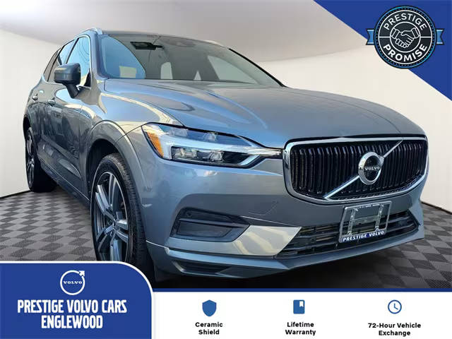 2020 Volvo XC60 Momentum AWD photo