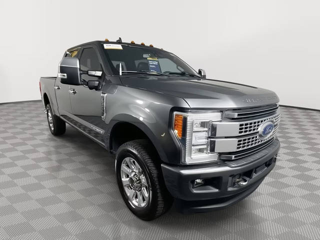 2019 Ford F-350 Super Duty Platinum 4WD photo