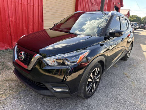 2019 Nissan Kicks SR FWD photo