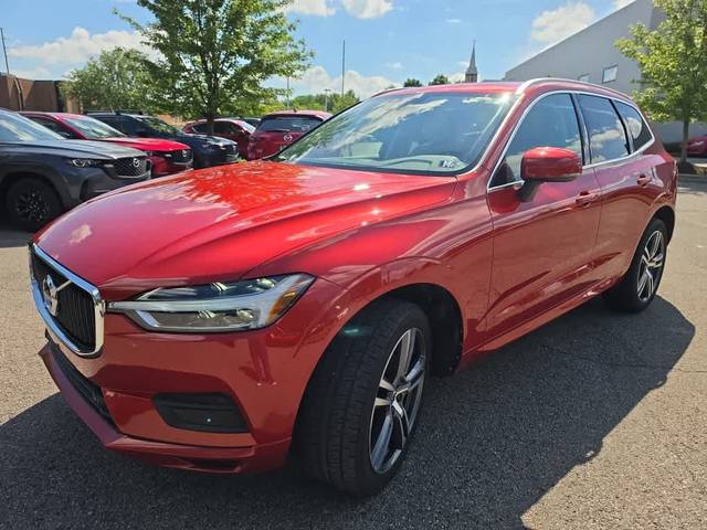 2020 Volvo XC60 Momentum AWD photo