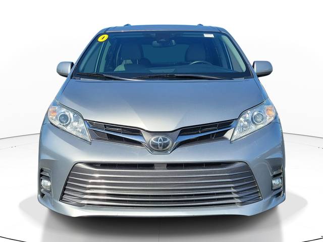 2020 Toyota Sienna XLE Premium FWD photo