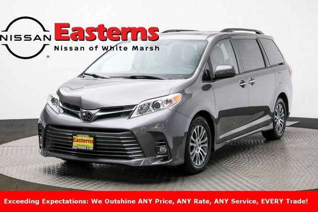 2020 Toyota Sienna XLE FWD photo