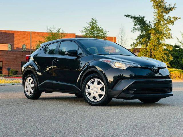 2019 Toyota C-HR LE FWD photo