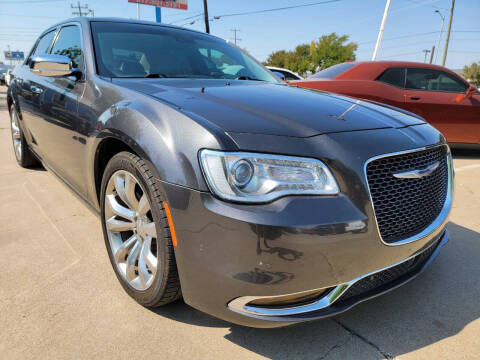 2019 Chrysler 300 Limited RWD photo