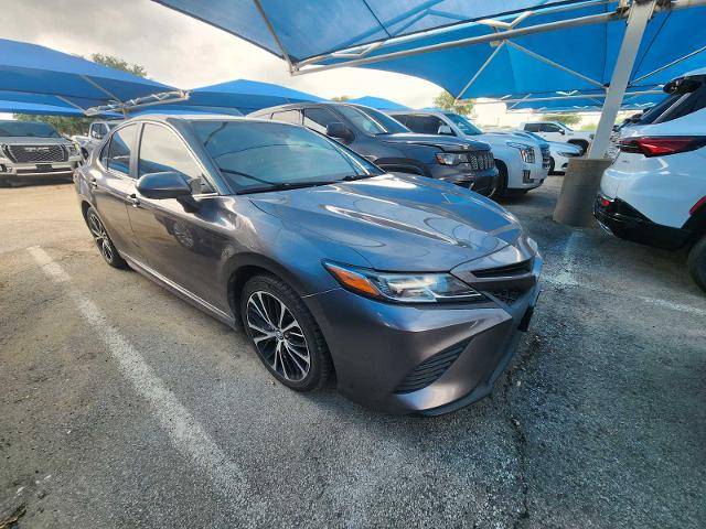 2019 Toyota Camry SE FWD photo