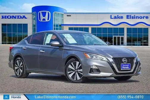 2020 Nissan Altima 2.5 SV FWD photo