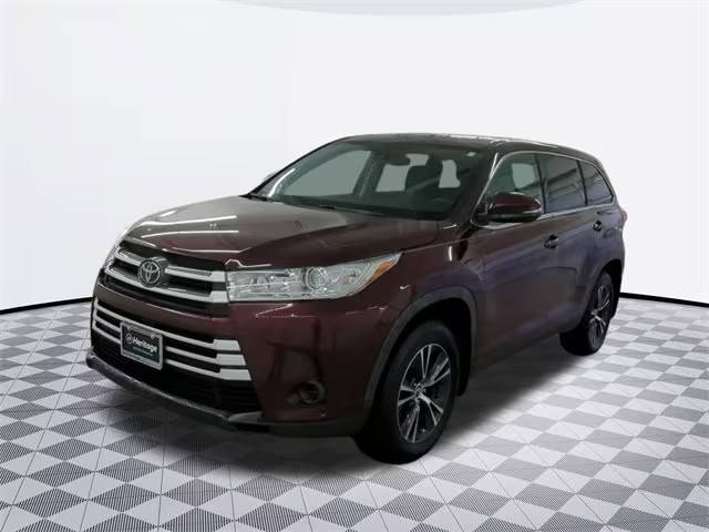 2019 Toyota Highlander LE AWD photo