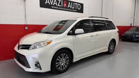 2020 Toyota Sienna XLE FWD photo