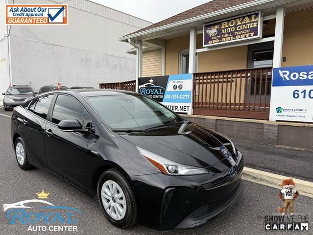 2019 Toyota Prius LE FWD photo