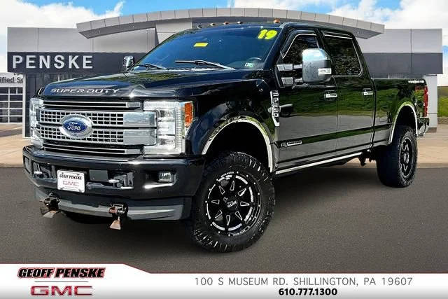 2019 Ford F-350 Super Duty Platinum 4WD photo