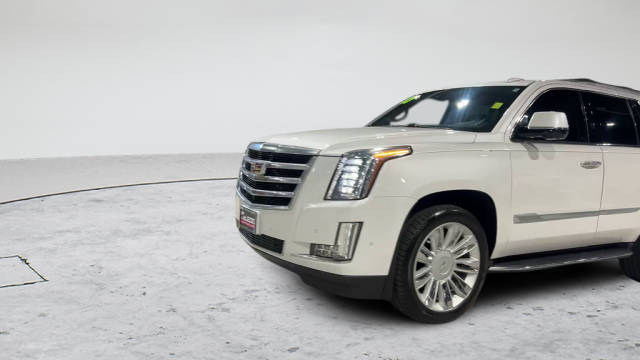 2020 Cadillac Escalade Luxury RWD photo