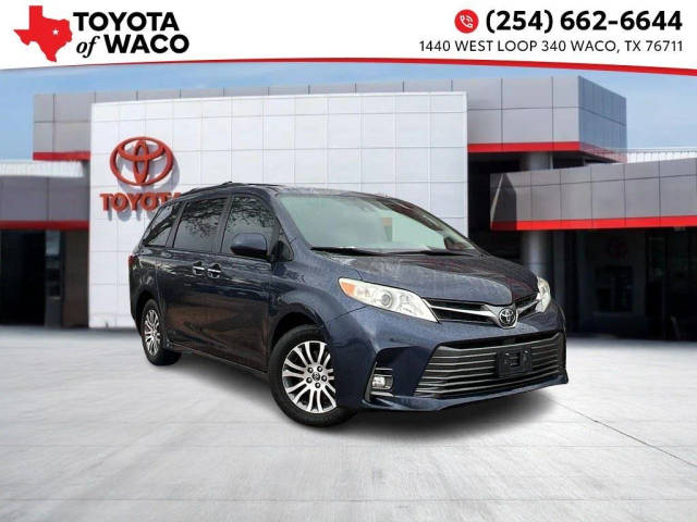 2020 Toyota Sienna XLE Premium FWD photo