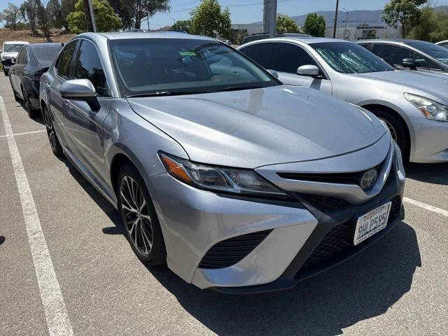 2019 Toyota Camry SE FWD photo