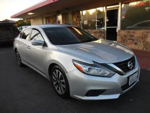 2018 Nissan Altima 2.5 SV FWD photo